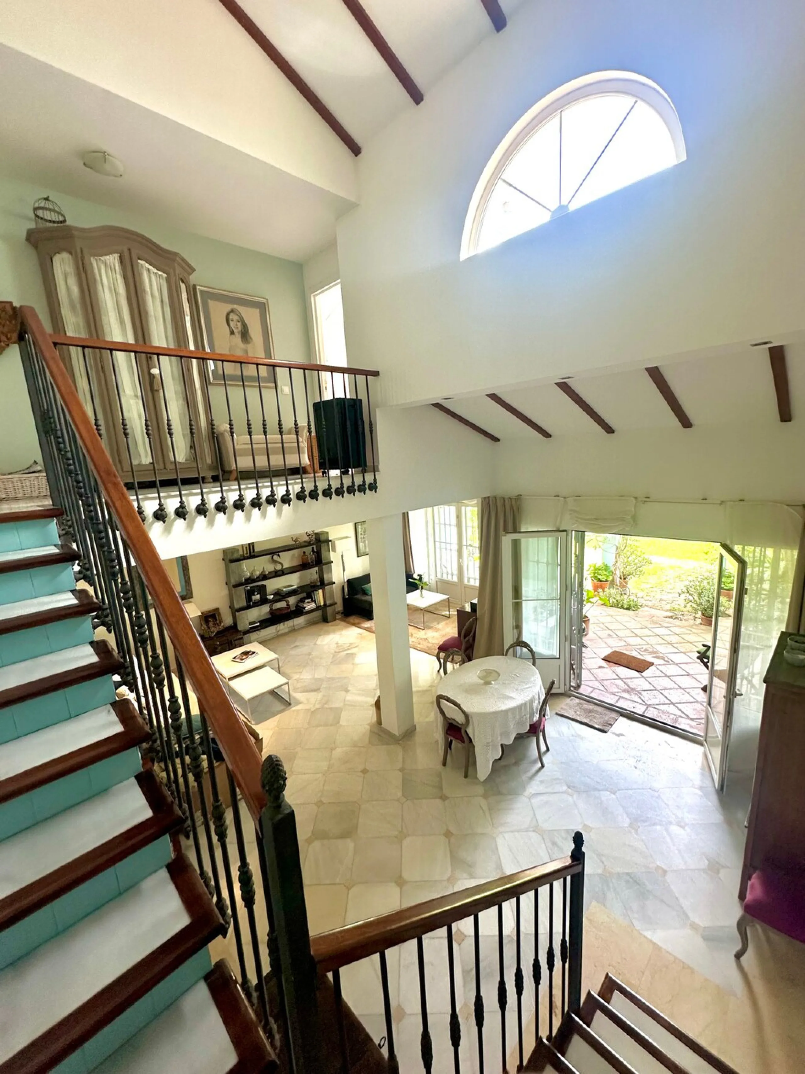 A fantastic opportunity to renovate and add value in one of the most sought-after golf locations on the coast.
