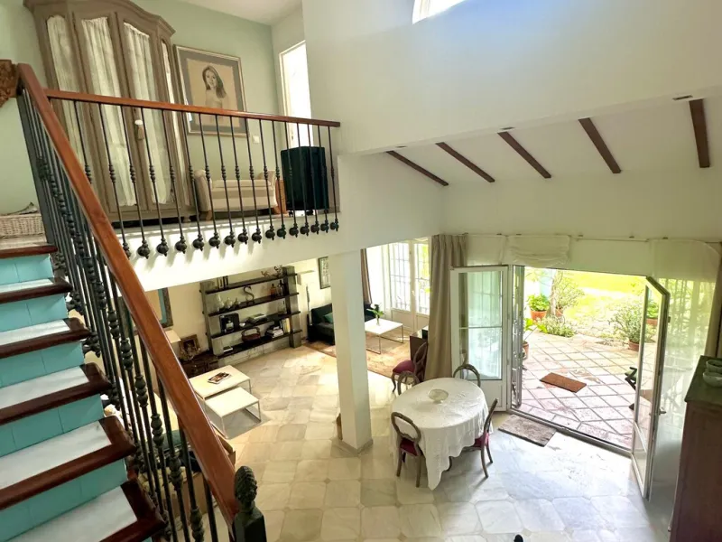 A fantastic opportunity to renovate and add value in one of the most sought-after golf locations on the coast.