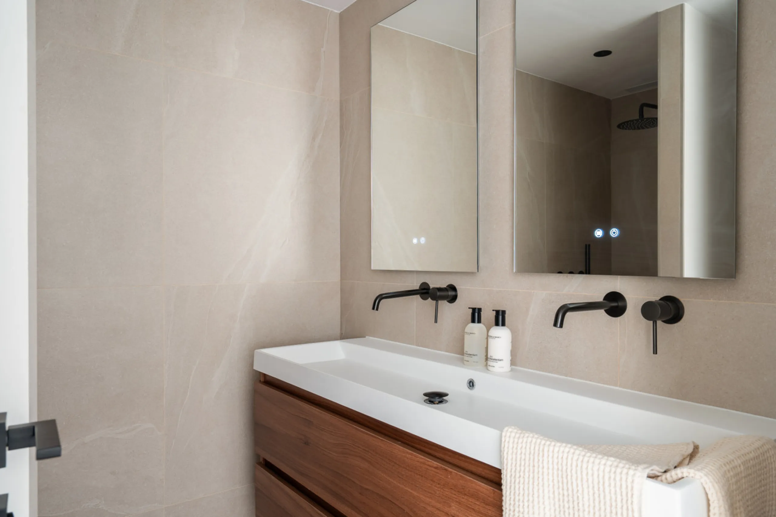 Apartment - Penthouse в продаже в Benahavís, Málaga. В доме 3 спален и 3 ванных комнат. Площадь дома 150 м²