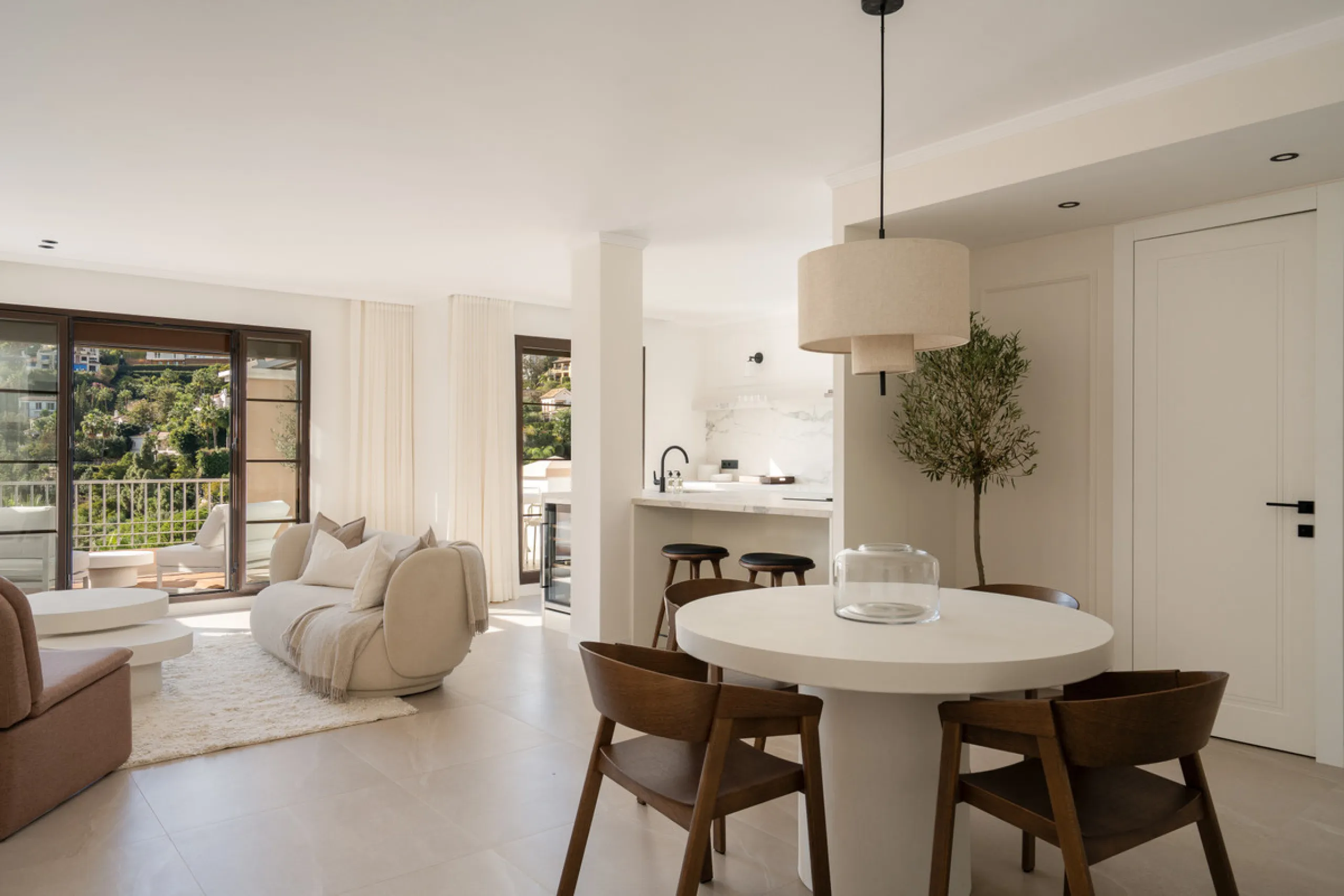 Apartment - Penthouse в продаже в Benahavís, Málaga. В доме 3 спален и 3 ванных комнат. Площадь дома 150 м²