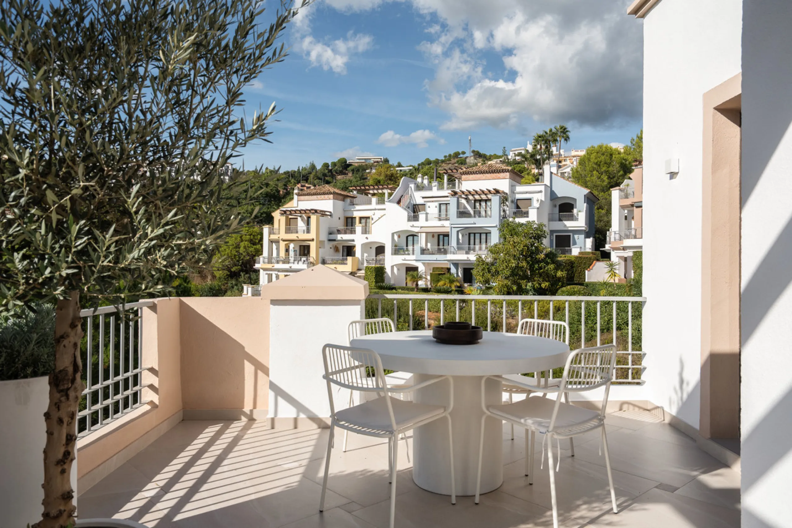Apartment - Penthouse в продаже в Benahavís, Málaga. В доме 3 спален и 3 ванных комнат. Площадь дома 150 м²