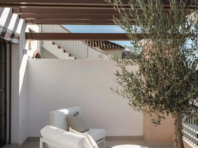 Apartment - Penthouse в продаже в Benahavís, Málaga. В доме 3 спален и 3 ванных комнат. Площадь дома 150 м²