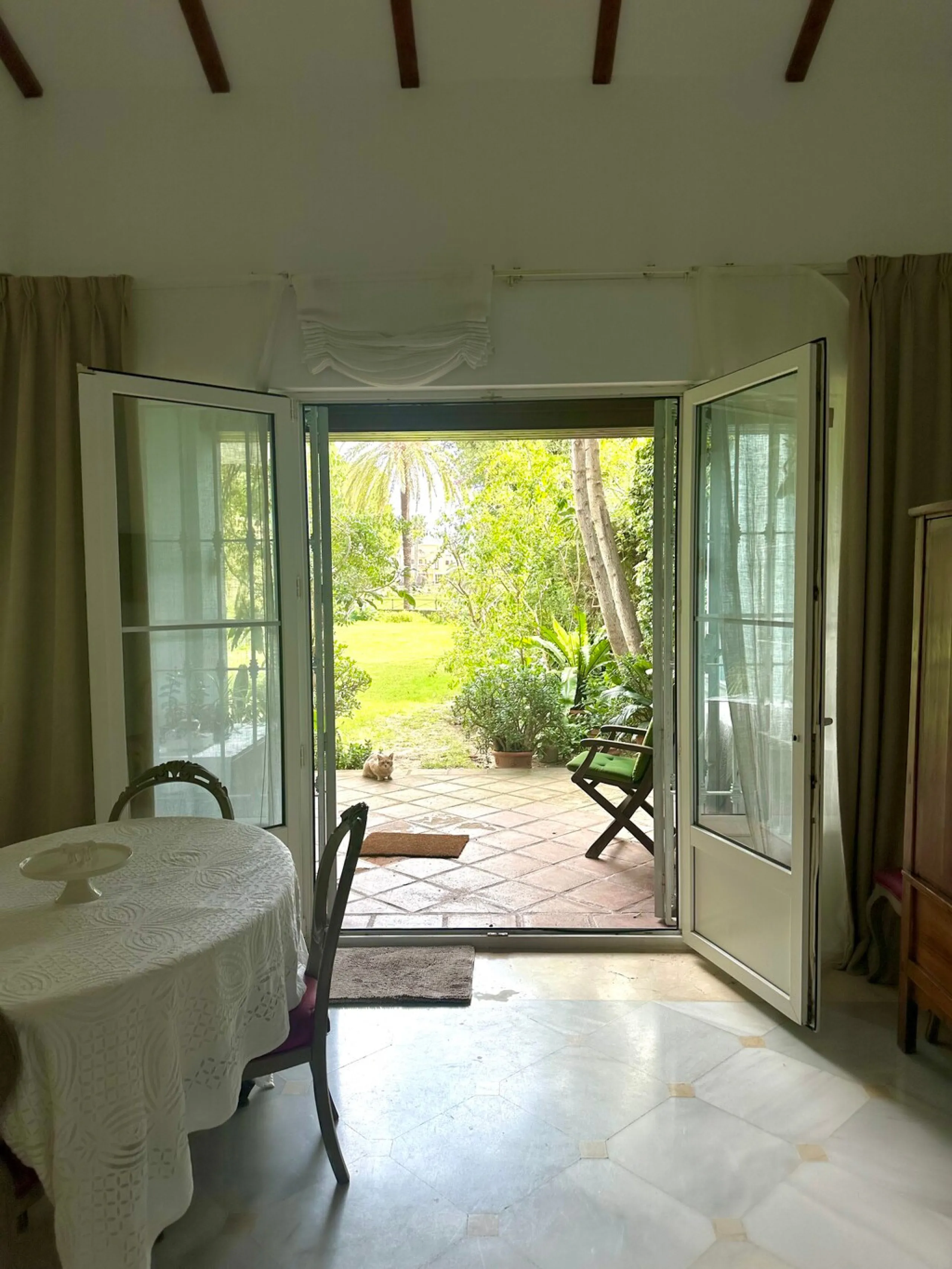 A fantastic opportunity to renovate and add value in one of the most sought-after golf locations on the coast.