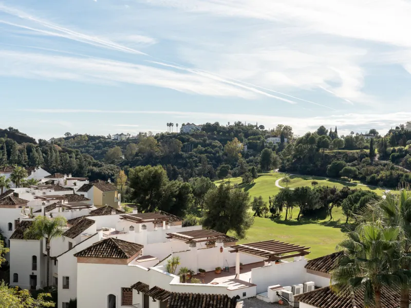 Apartment - Penthouse в продаже в Benahavís, Málaga. В доме 3 спален и 3 ванных комнат. Площадь дома 150 м²