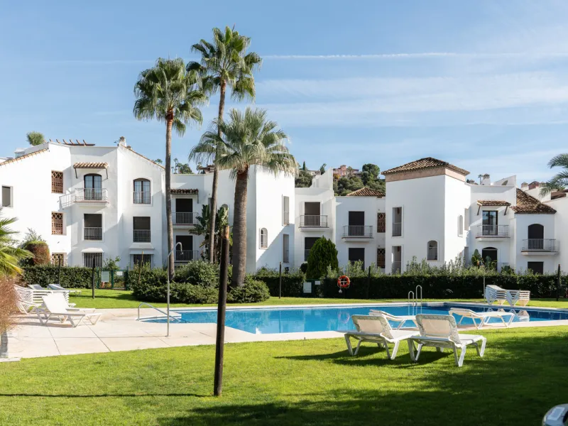 Apartment - Penthouse в продаже в Benahavís, Málaga. В доме 3 спален и 3 ванных комнат. Площадь дома 150 м²
