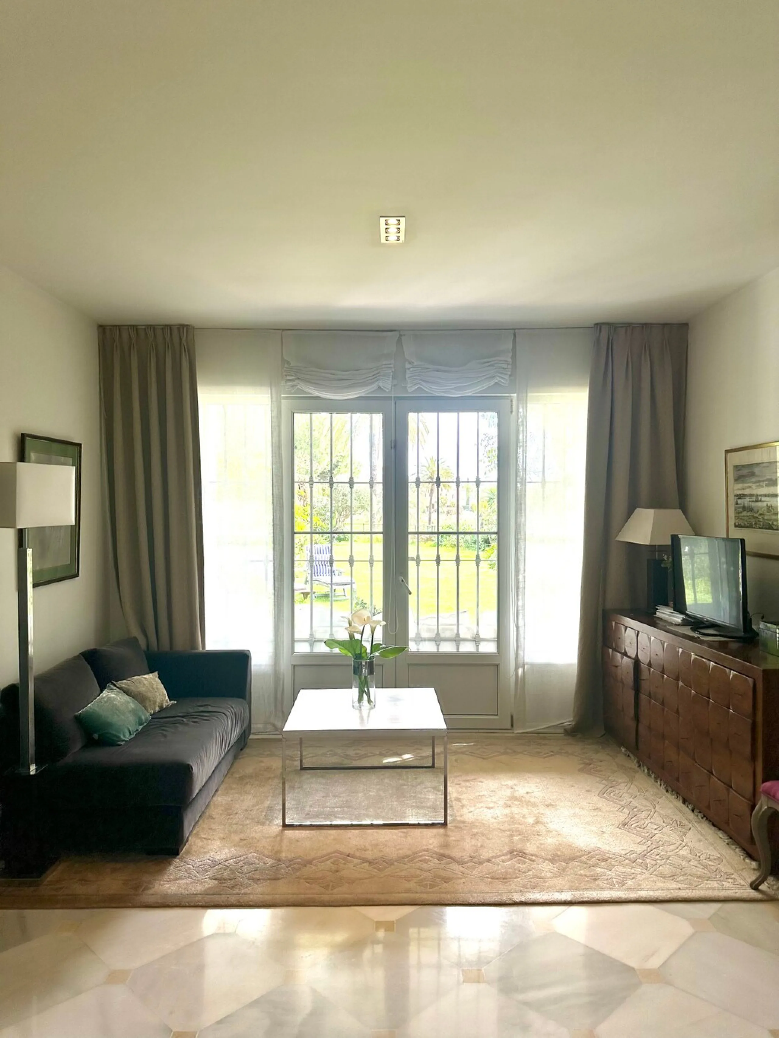 A fantastic opportunity to renovate and add value in one of the most sought-after golf locations on the coast.