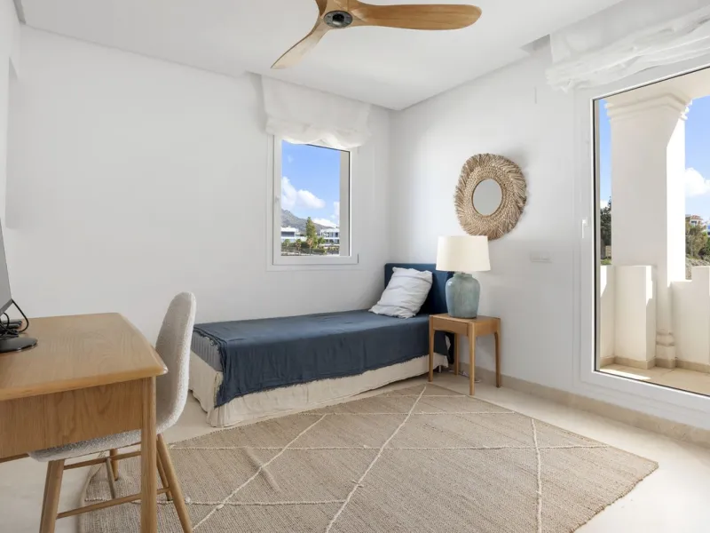 We are delighted to present this stunning first-floor apartment in Aloha, Nueva Andalucía, offering breathtaking panoramic views of the coastline. Formerly the show home of the development, this exceptional property is sold fully furnished and finished to