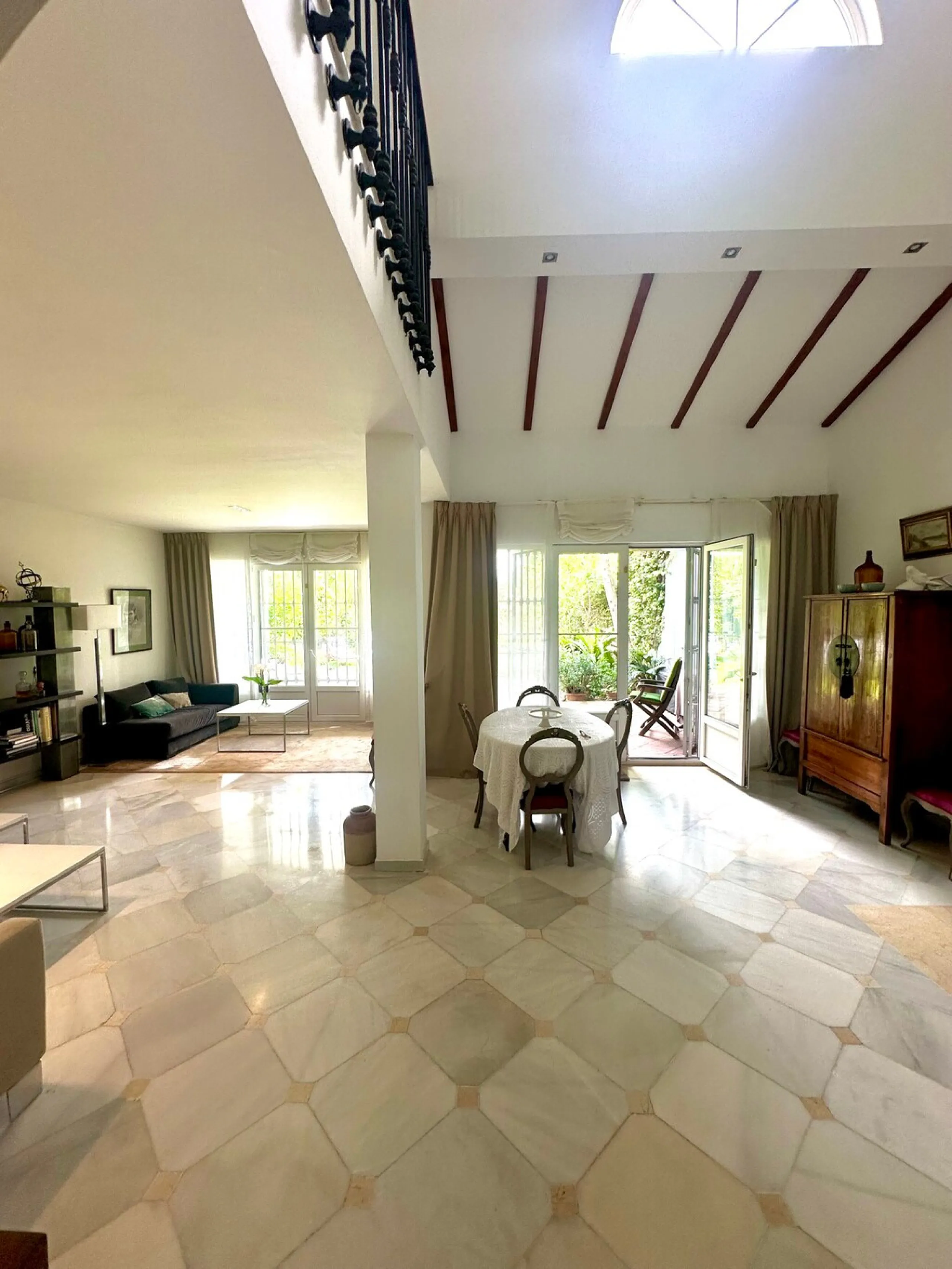 A fantastic opportunity to renovate and add value in one of the most sought-after golf locations on the coast.