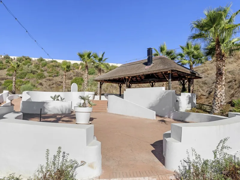We are delighted to present this stunning first-floor apartment in Aloha, Nueva Andalucía, offering breathtaking panoramic views of the coastline. Formerly the show home of the development, this exceptional property is sold fully furnished and finished to