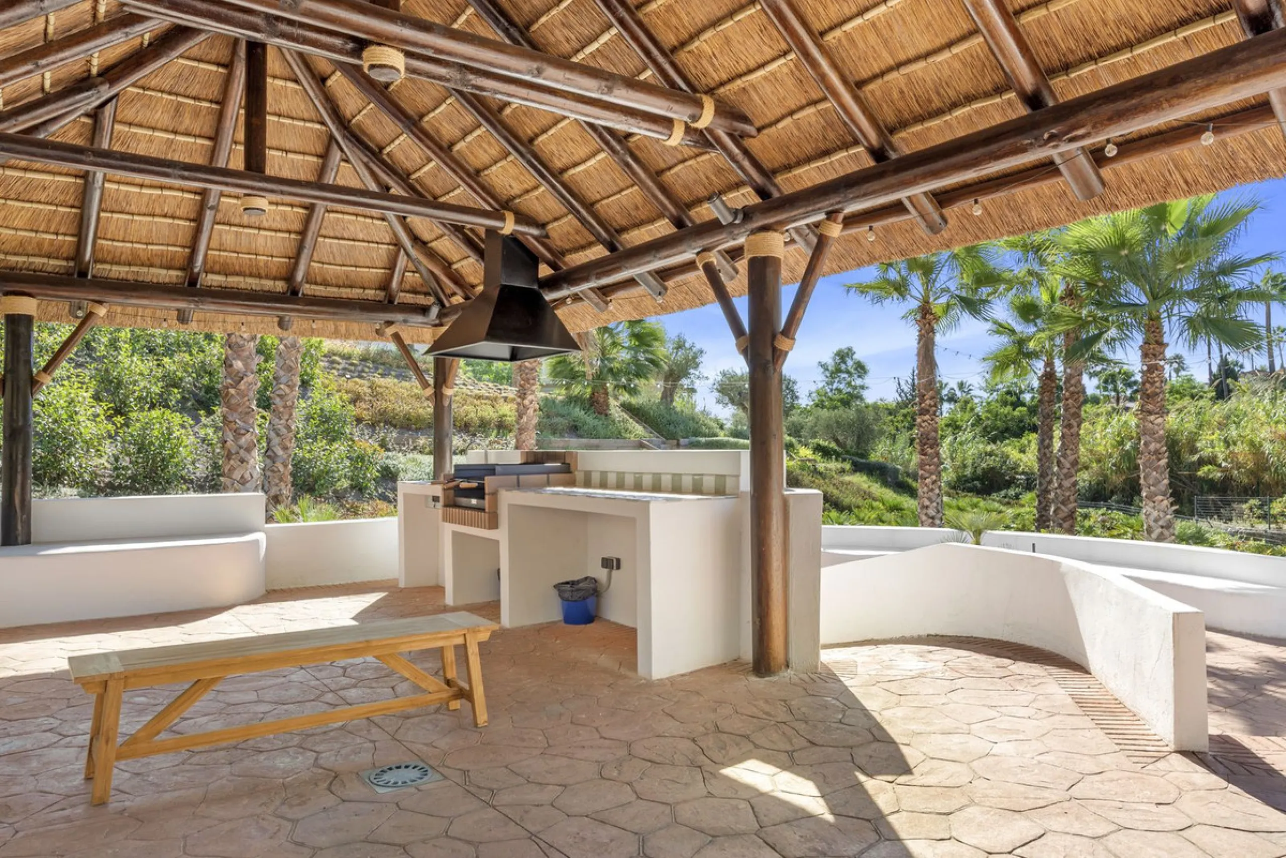 We are delighted to present this stunning first-floor apartment in Aloha, Nueva Andalucía, offering breathtaking panoramic views of the coastline. Formerly the show home of the development, this exceptional property is sold fully furnished and finished to