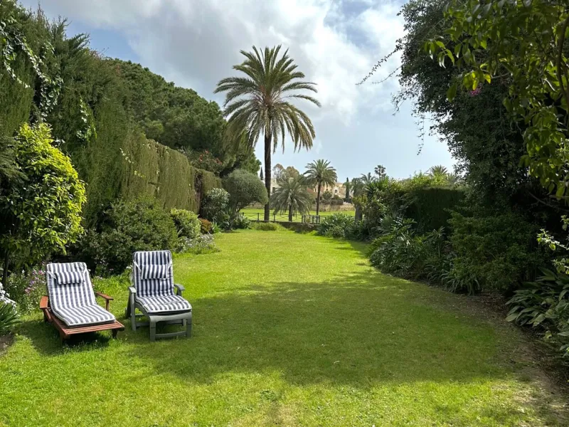 A fantastic opportunity to renovate and add value in one of the most sought-after golf locations on the coast.