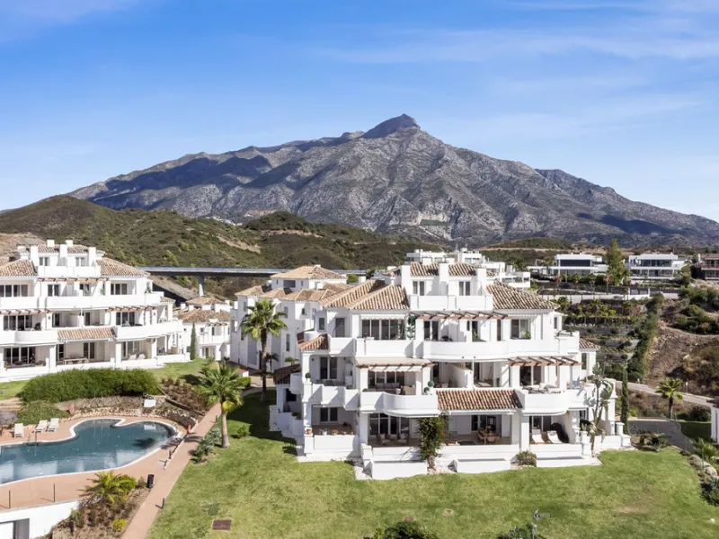 We are delighted to present this stunning first-floor apartment in Aloha, Nueva Andalucía, offering breathtaking panoramic views of the coastline. Formerly the show home of the development, this exceptional property is sold fully furnished and finished to