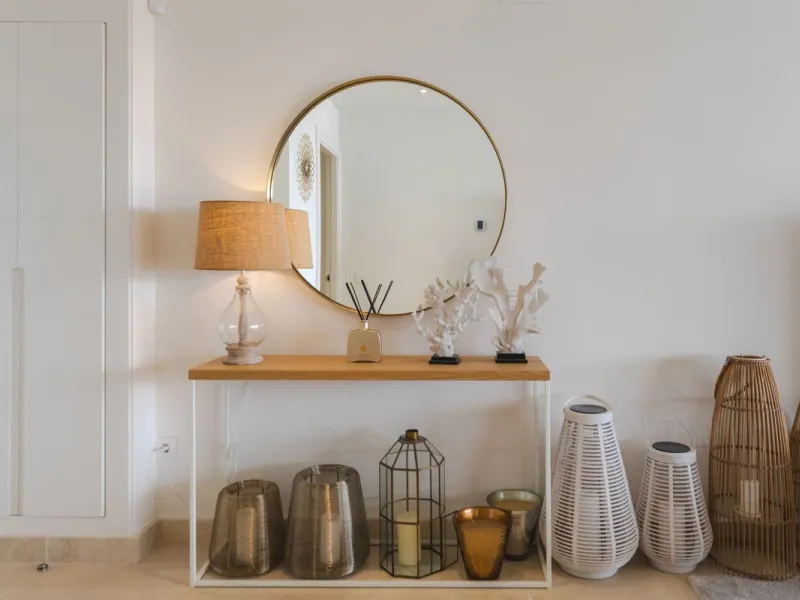 Discover a beautifully furnished two-bedroom apartment in the exclusive boutique community of La Morelia de Marbella. Perched on an elevated plot in sought-after Nueva Andalucía, this contemporary home combines cutting-edge design with superior quality fi