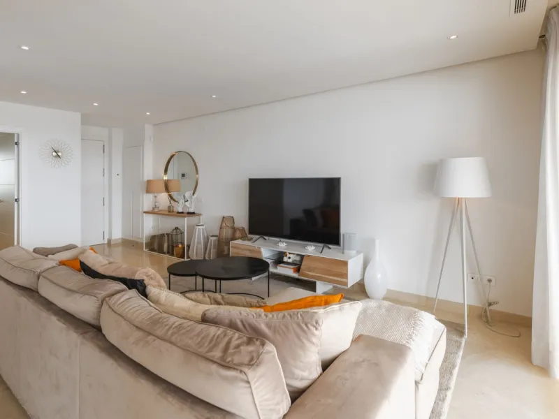Discover a beautifully furnished two-bedroom apartment in the exclusive boutique community of La Morelia de Marbella. Perched on an elevated plot in sought-after Nueva Andalucía, this contemporary home combines cutting-edge design with superior quality fi