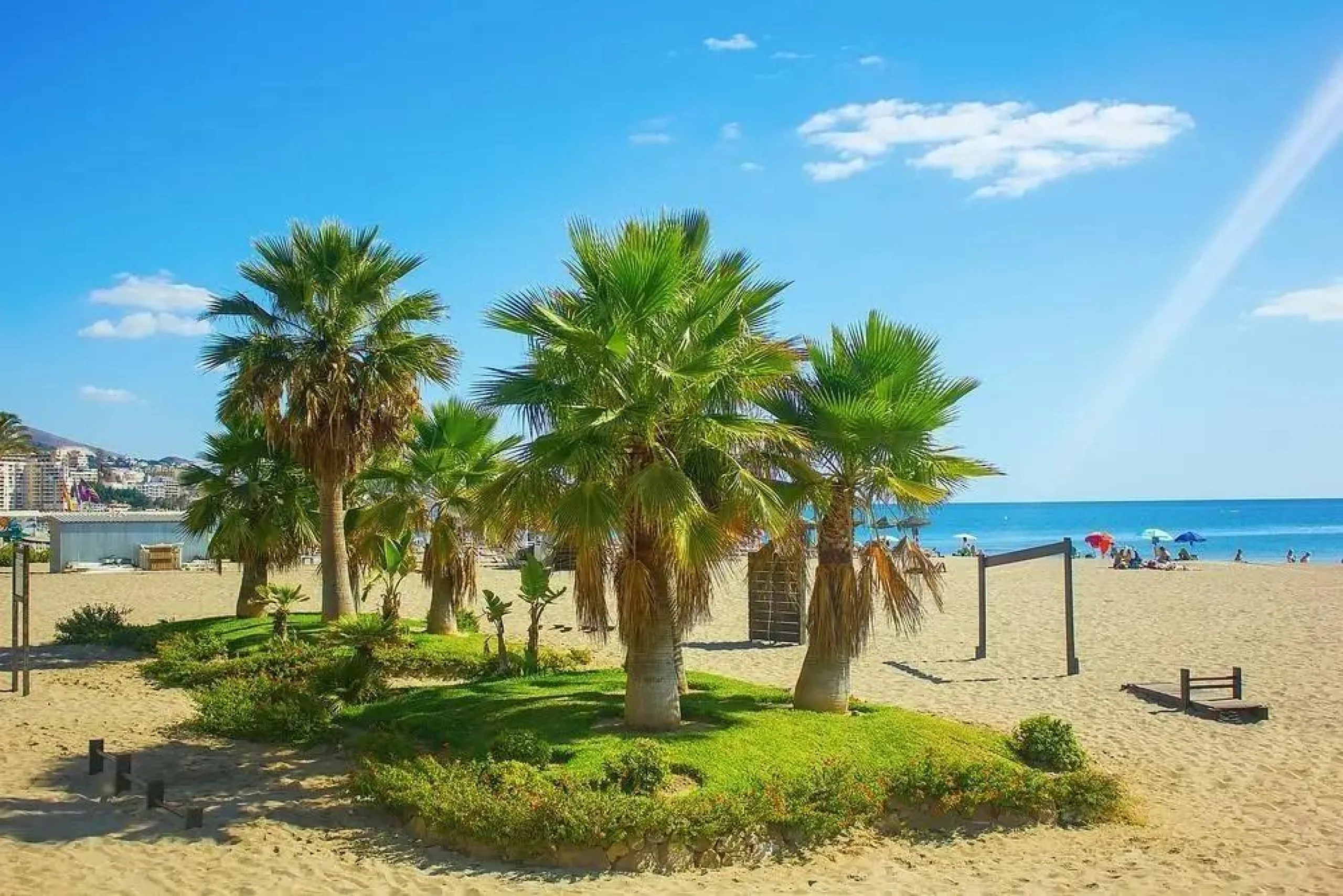 NEW BUILD RESIDENTIAL IN FUENGIROLA& & New Build development is located in Fuengirola, an area with easy access to the motorway, very active commercially and surrounded by all services (schools, nurseries, sports areas, library, retirement home, hea