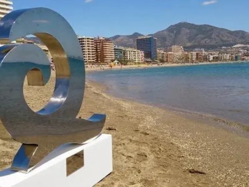 NEW BUILD RESIDENTIAL IN FUENGIROLA& & New Build development is located in Fuengirola, an area with easy access to the motorway, very active commercially and surrounded by all services (schools, nurseries, sports areas, library, retirement home, hea