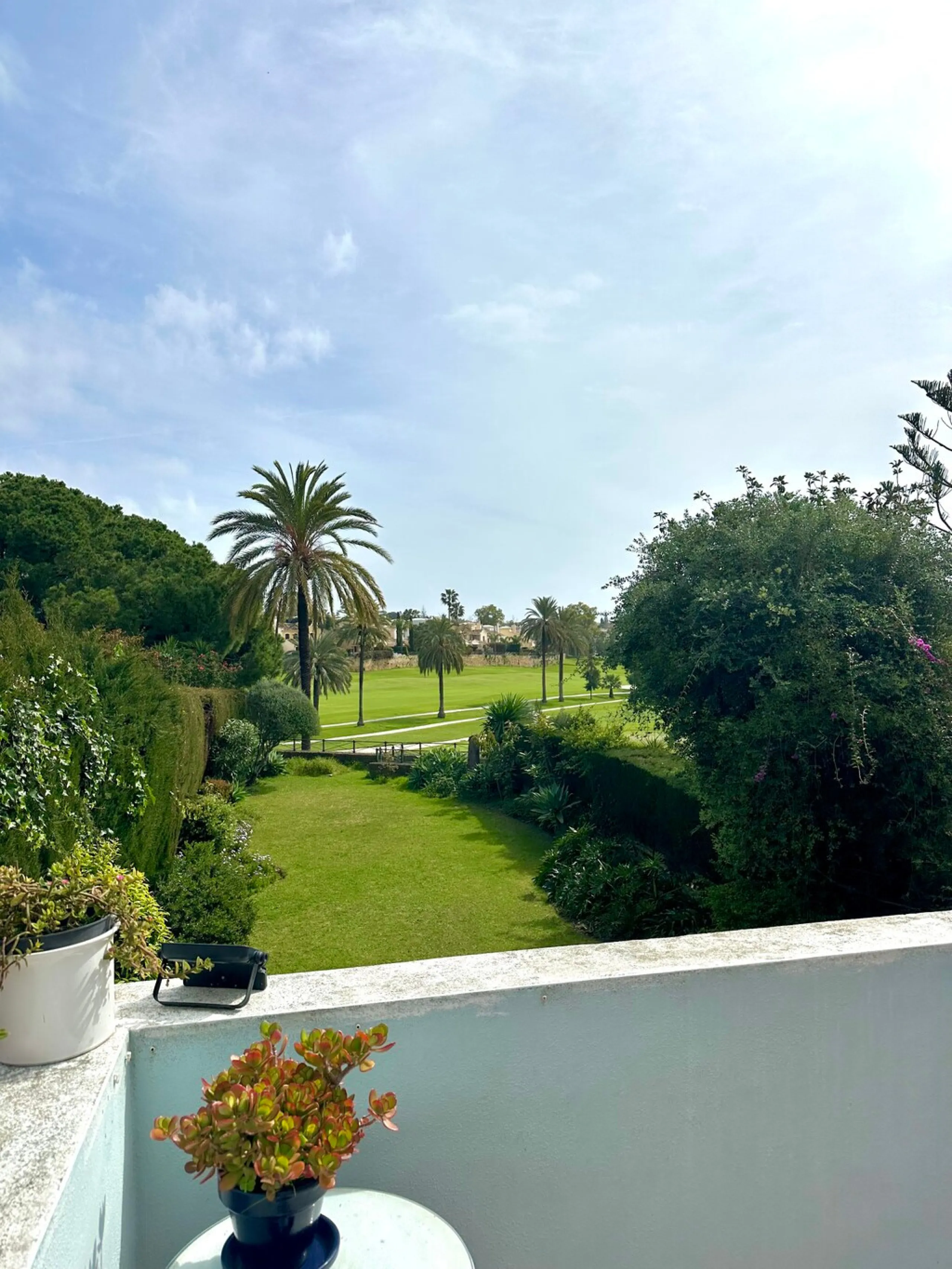 A fantastic opportunity to renovate and add value in one of the most sought-after golf locations on the coast.
