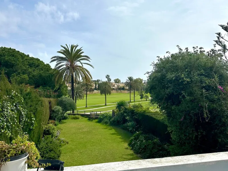 A fantastic opportunity to renovate and add value in one of the most sought-after golf locations on the coast.