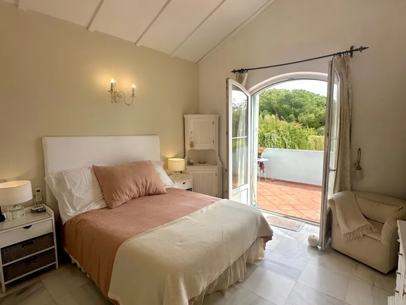 A fantastic opportunity to renovate and add value in one of the most sought-after golf locations on the coast.