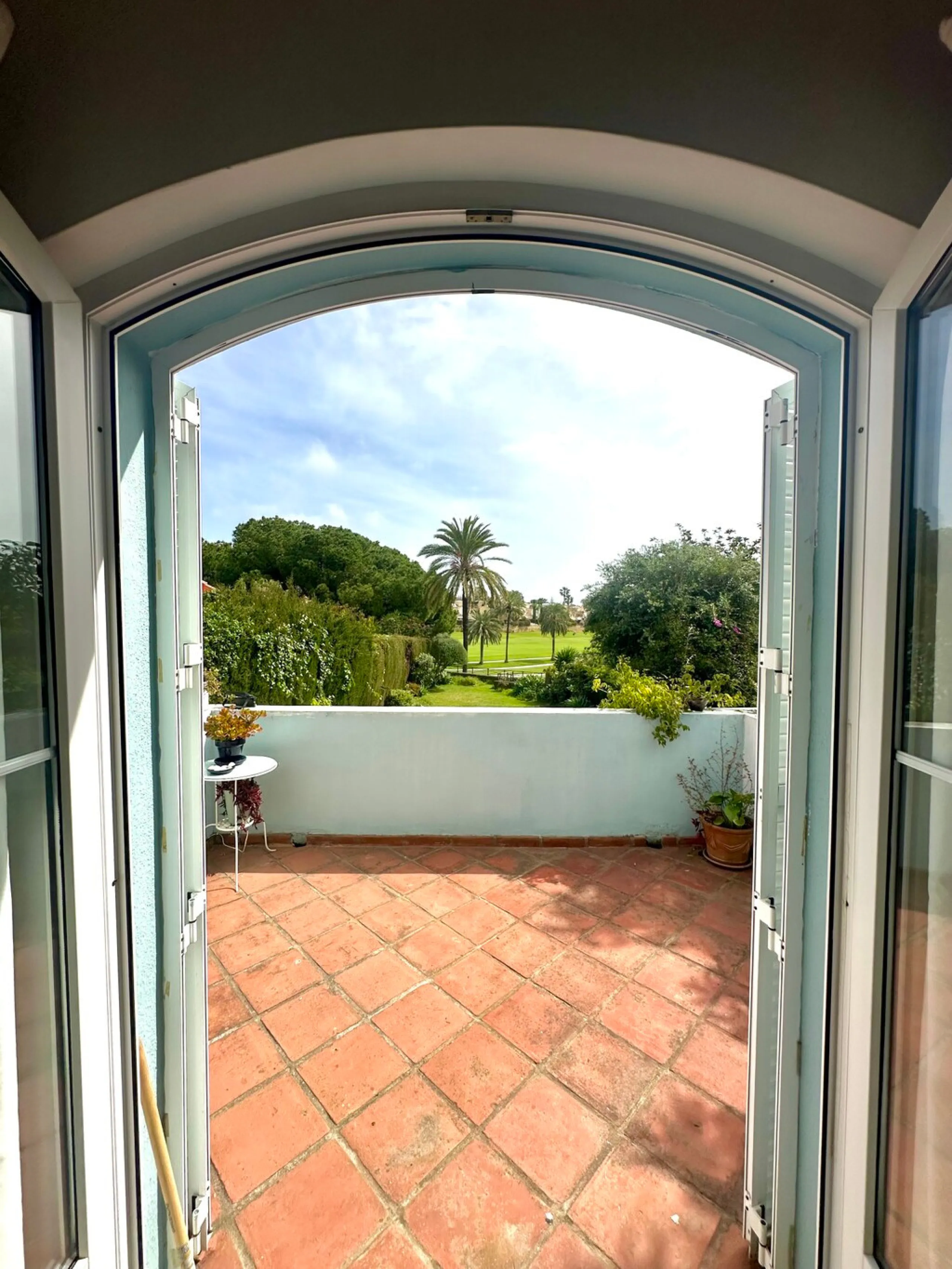 A fantastic opportunity to renovate and add value in one of the most sought-after golf locations on the coast.