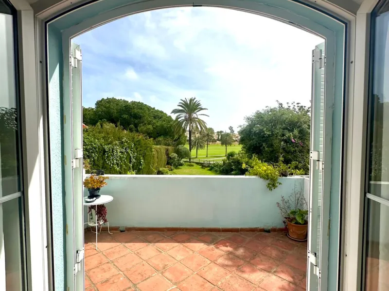 A fantastic opportunity to renovate and add value in one of the most sought-after golf locations on the coast.