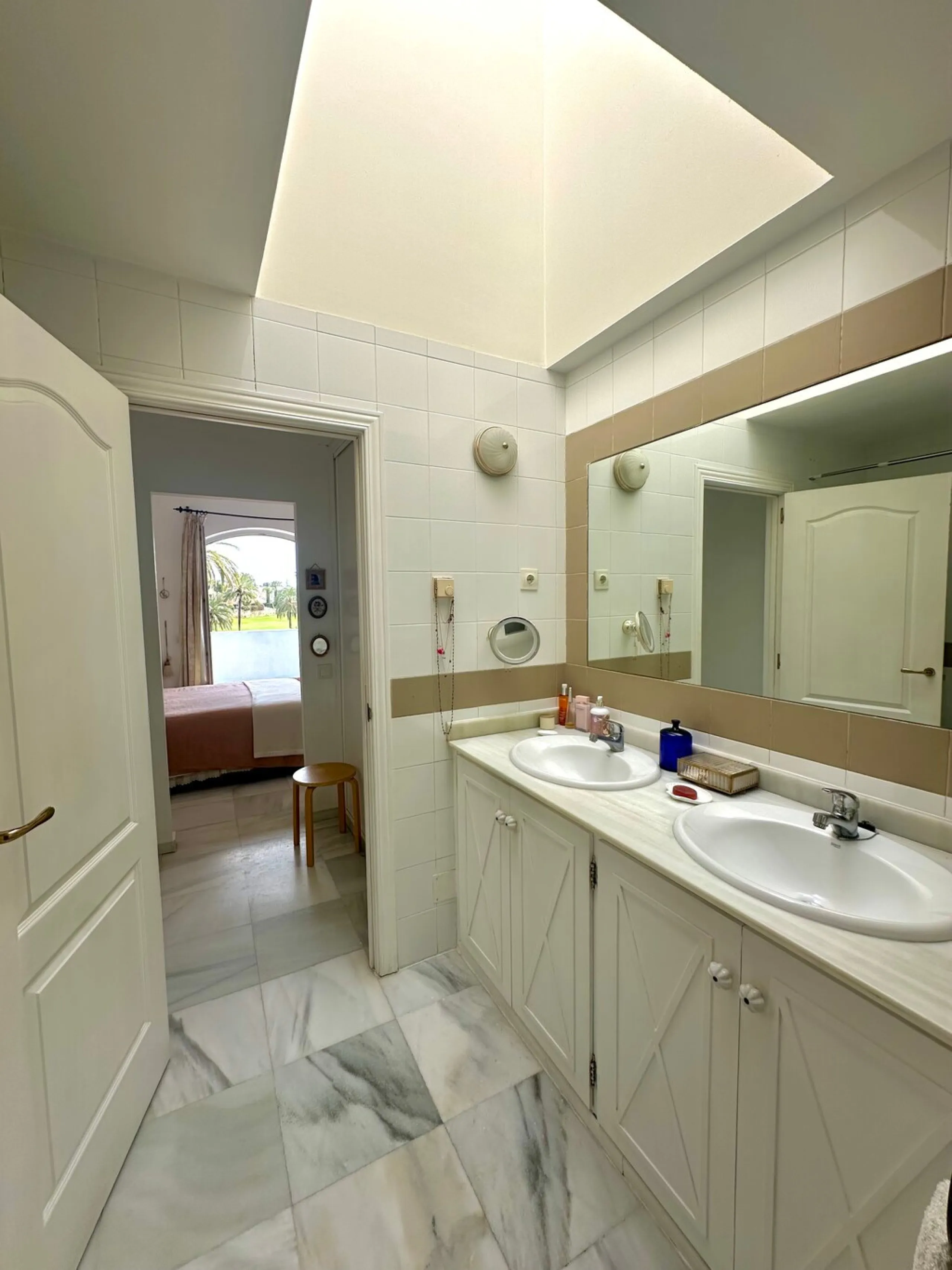 A fantastic opportunity to renovate and add value in one of the most sought-after golf locations on the coast.