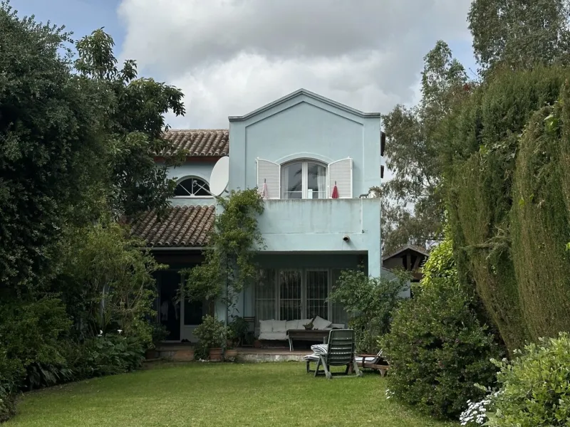 A fantastic opportunity to renovate and add value in one of the most sought-after golf locations on the coast.