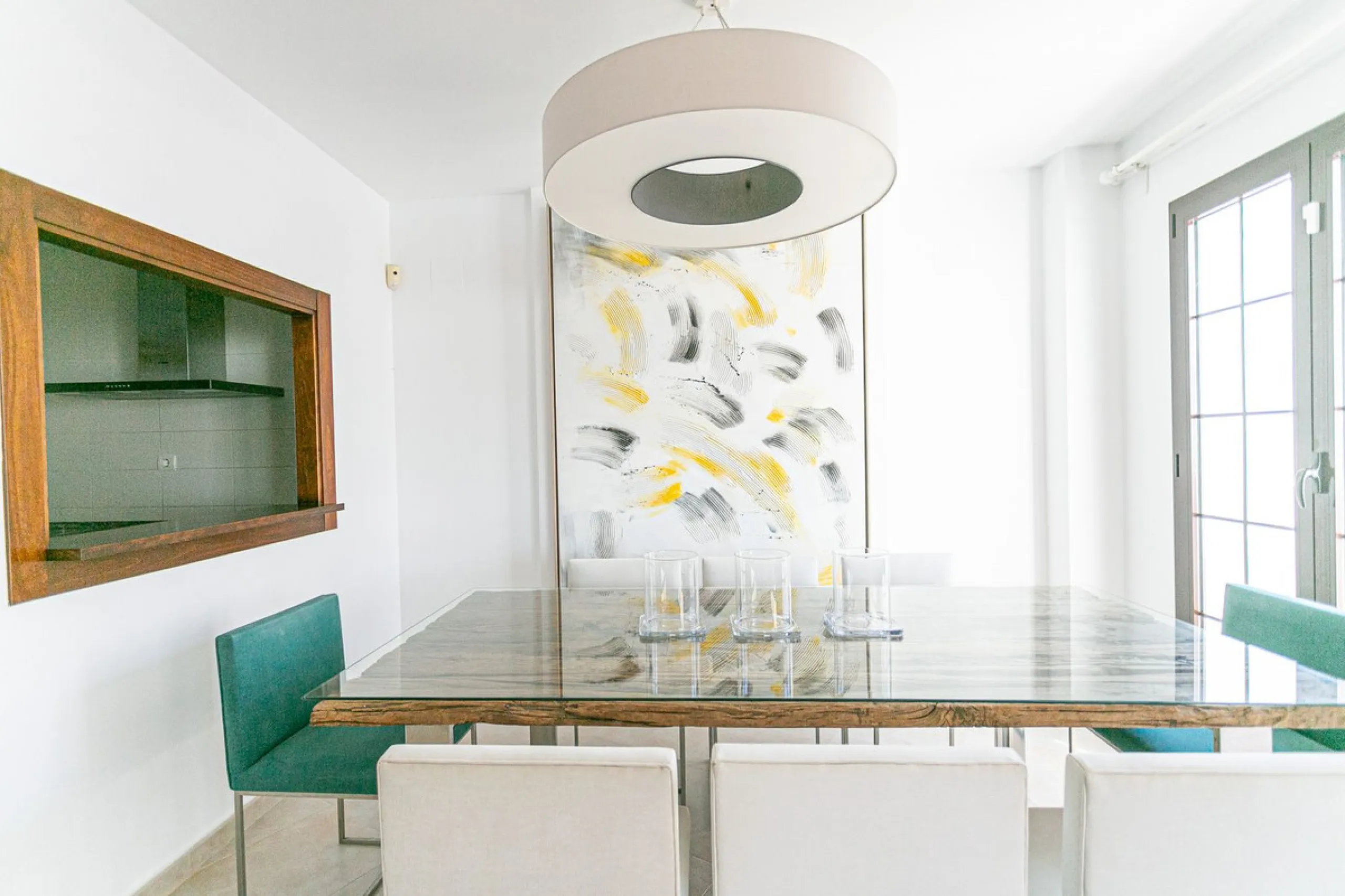 Triplex penthouse in Altos de los Monteros in perfect condition, ready to move into.