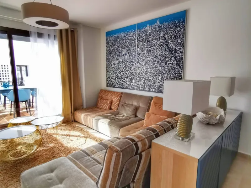 Triplex penthouse in Altos de los Monteros in perfect condition, ready to move into.