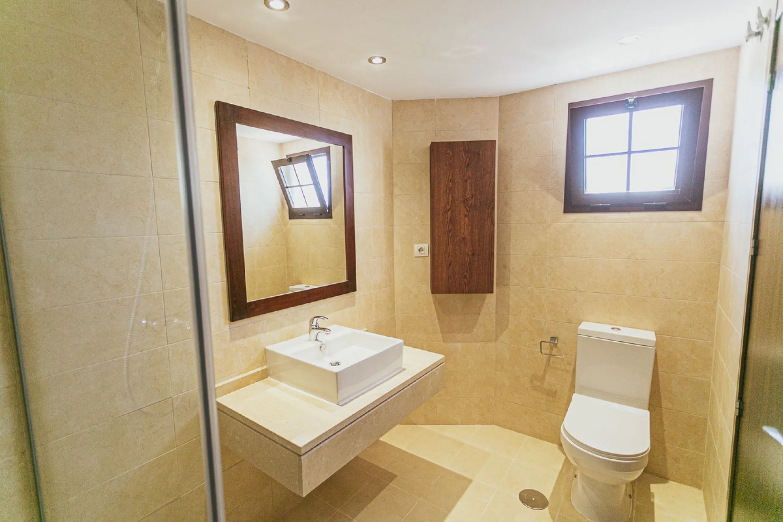 Triplex penthouse in Altos de los Monteros in perfect condition, ready to move into.