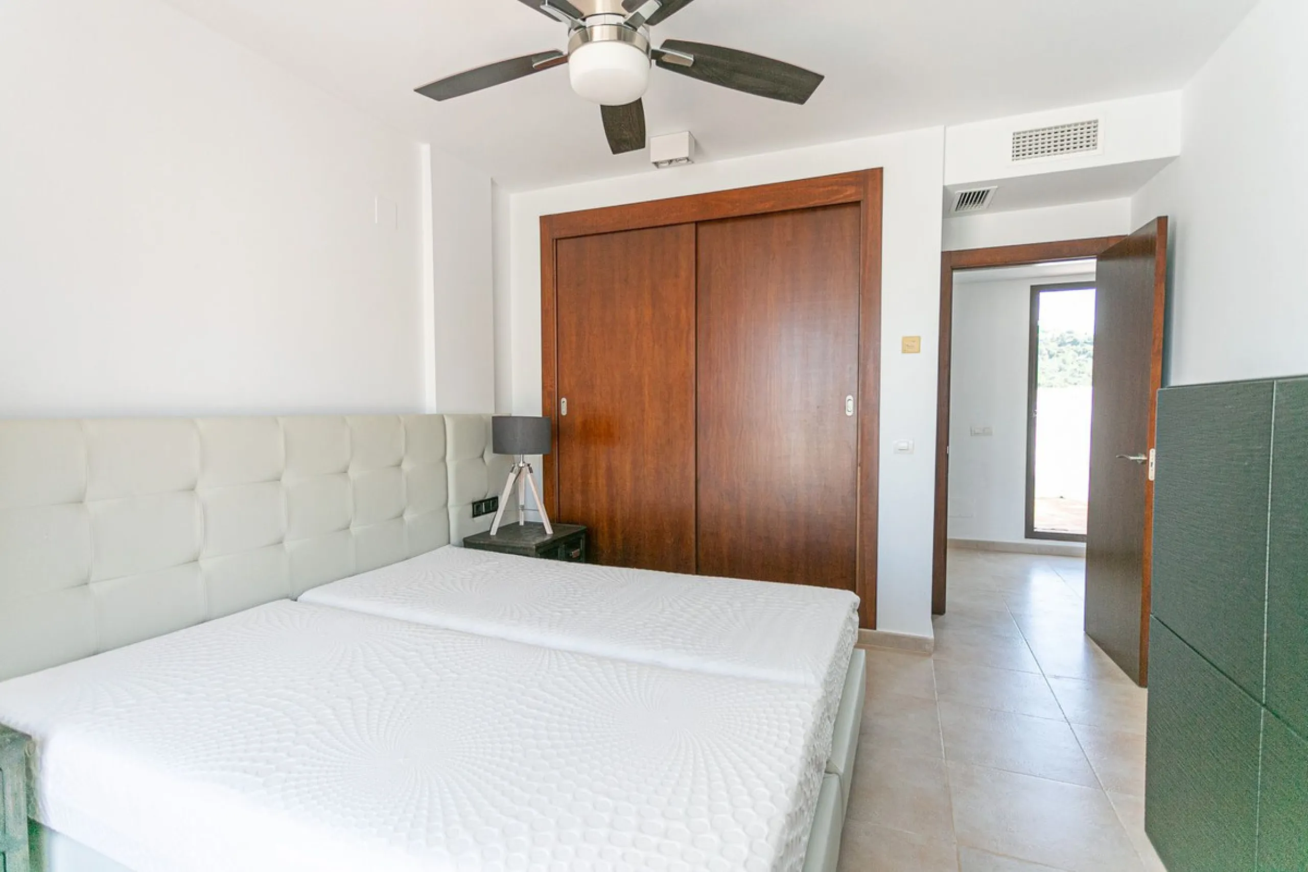 Triplex penthouse in Altos de los Monteros in perfect condition, ready to move into.