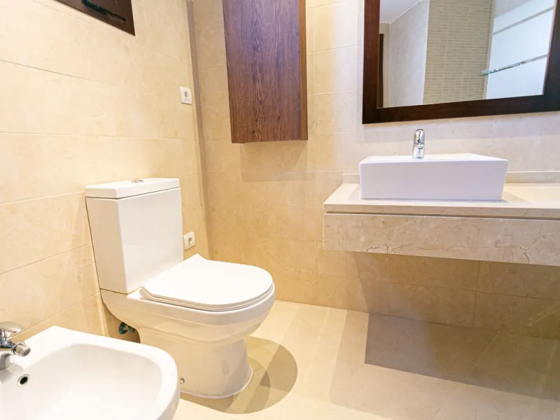 Triplex penthouse in Altos de los Monteros in perfect condition, ready to move into.