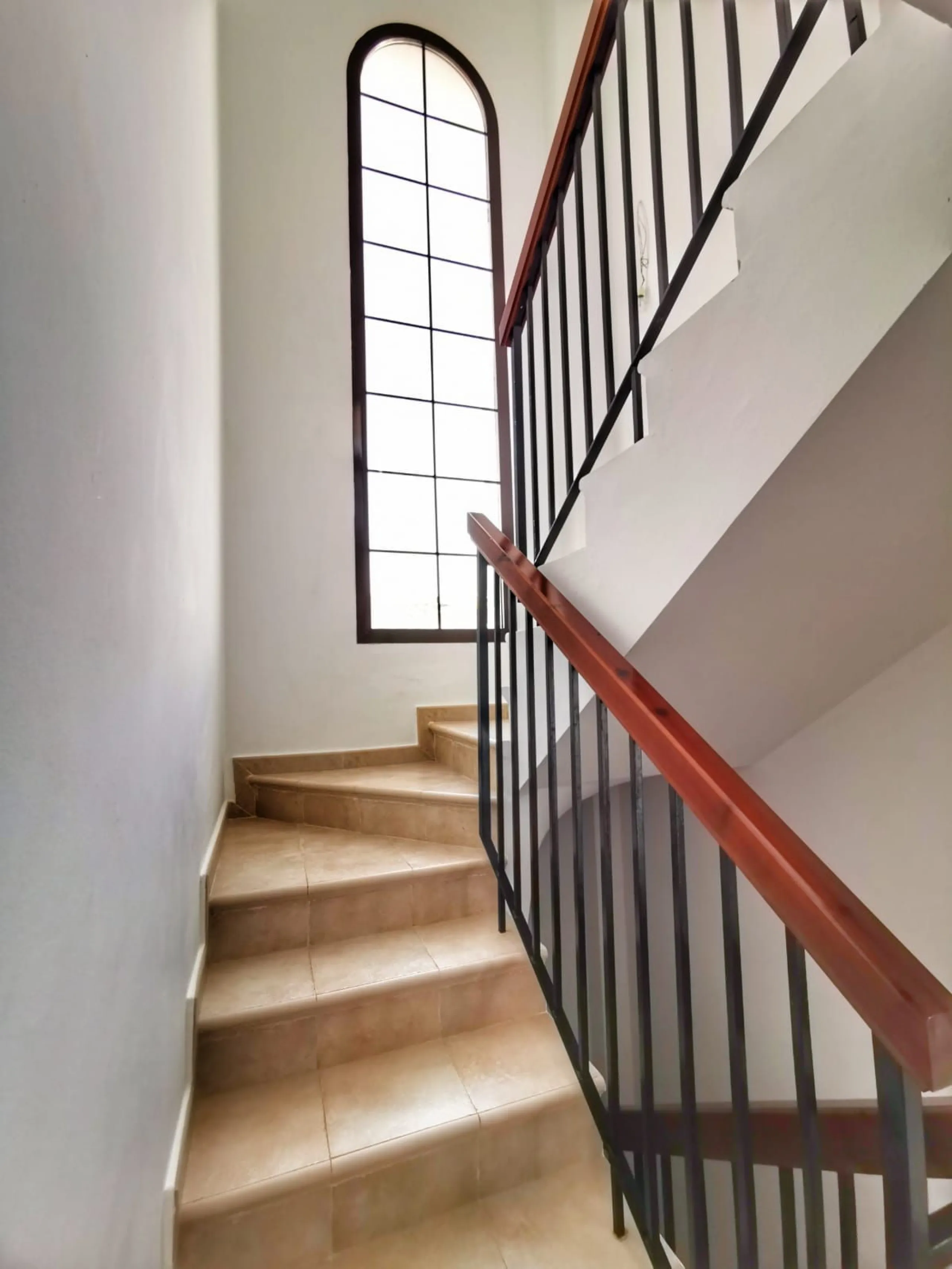 Triplex penthouse in Altos de los Monteros in perfect condition, ready to move into.