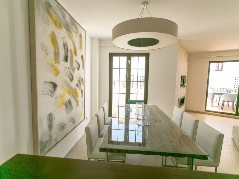 Triplex penthouse in Altos de los Monteros in perfect condition, ready to move into.