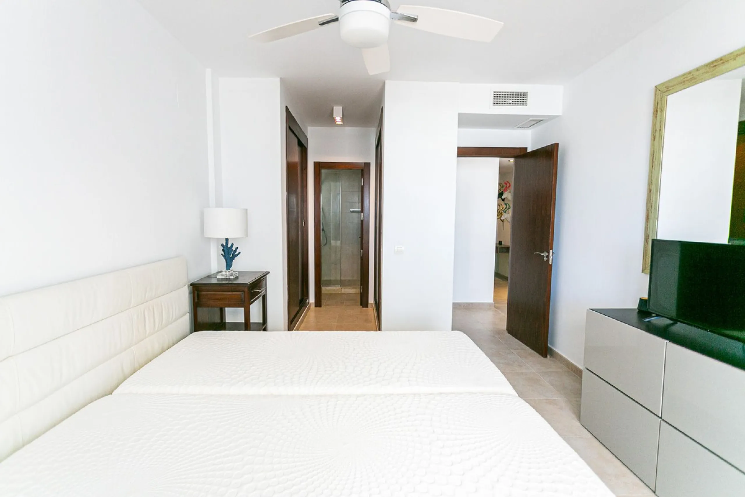 Triplex penthouse in Altos de los Monteros in perfect condition, ready to move into.