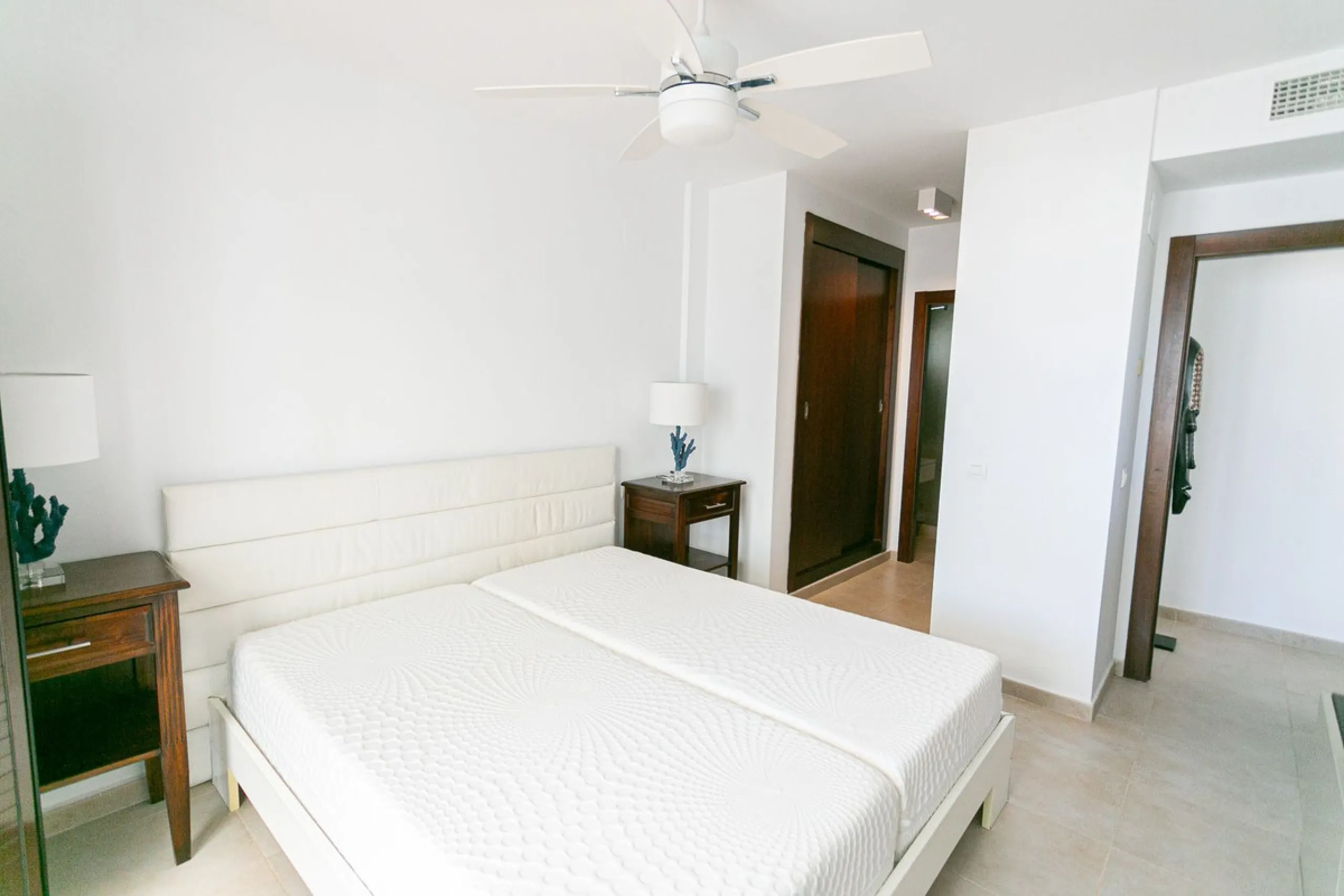 Triplex penthouse in Altos de los Monteros in perfect condition, ready to move into.