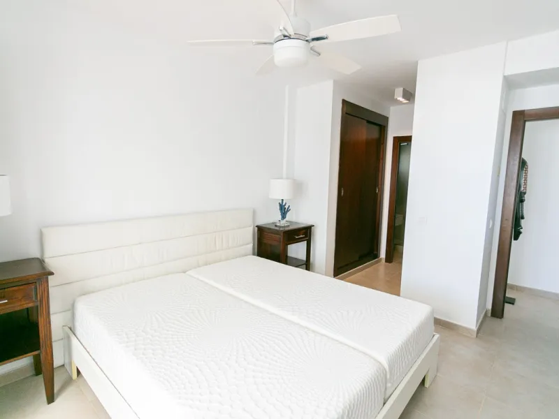 Triplex penthouse in Altos de los Monteros in perfect condition, ready to move into.