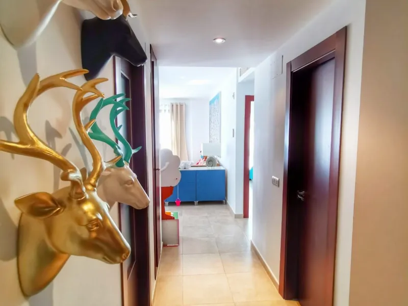 Triplex penthouse in Altos de los Monteros in perfect condition, ready to move into.