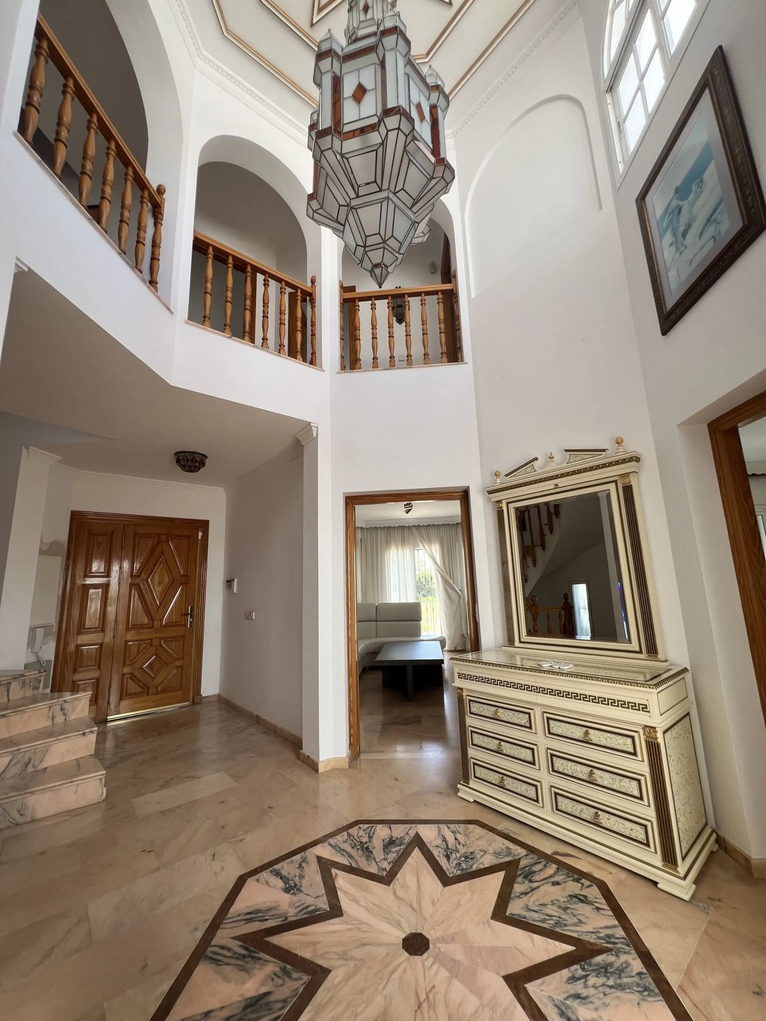 5 Bedroom villa in the heart of San Pedro de Alcántara, Marbella as a large traditional family home.