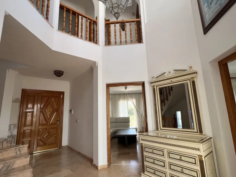 5 Bedroom villa in the heart of San Pedro de Alcántara, Marbella as a large traditional family home.