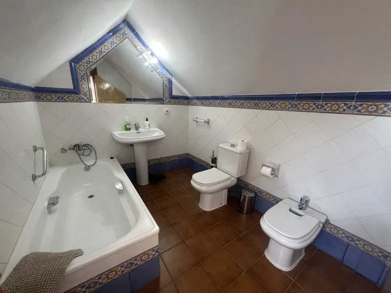 5 Bedroom villa in the heart of San Pedro de Alcántara, Marbella as a large traditional family home.