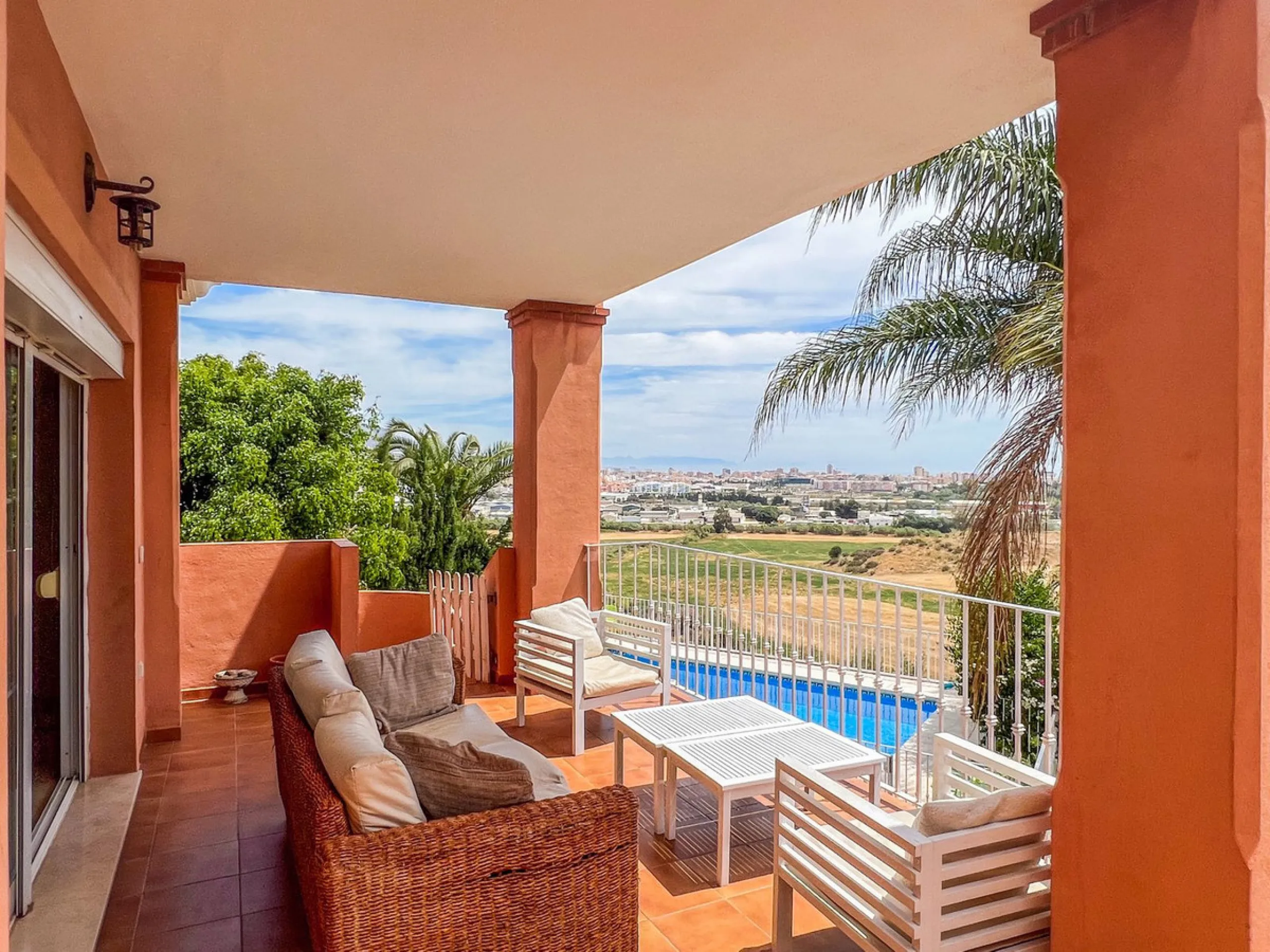 Large villa in sought-after urbanisation, Jardines del Águila