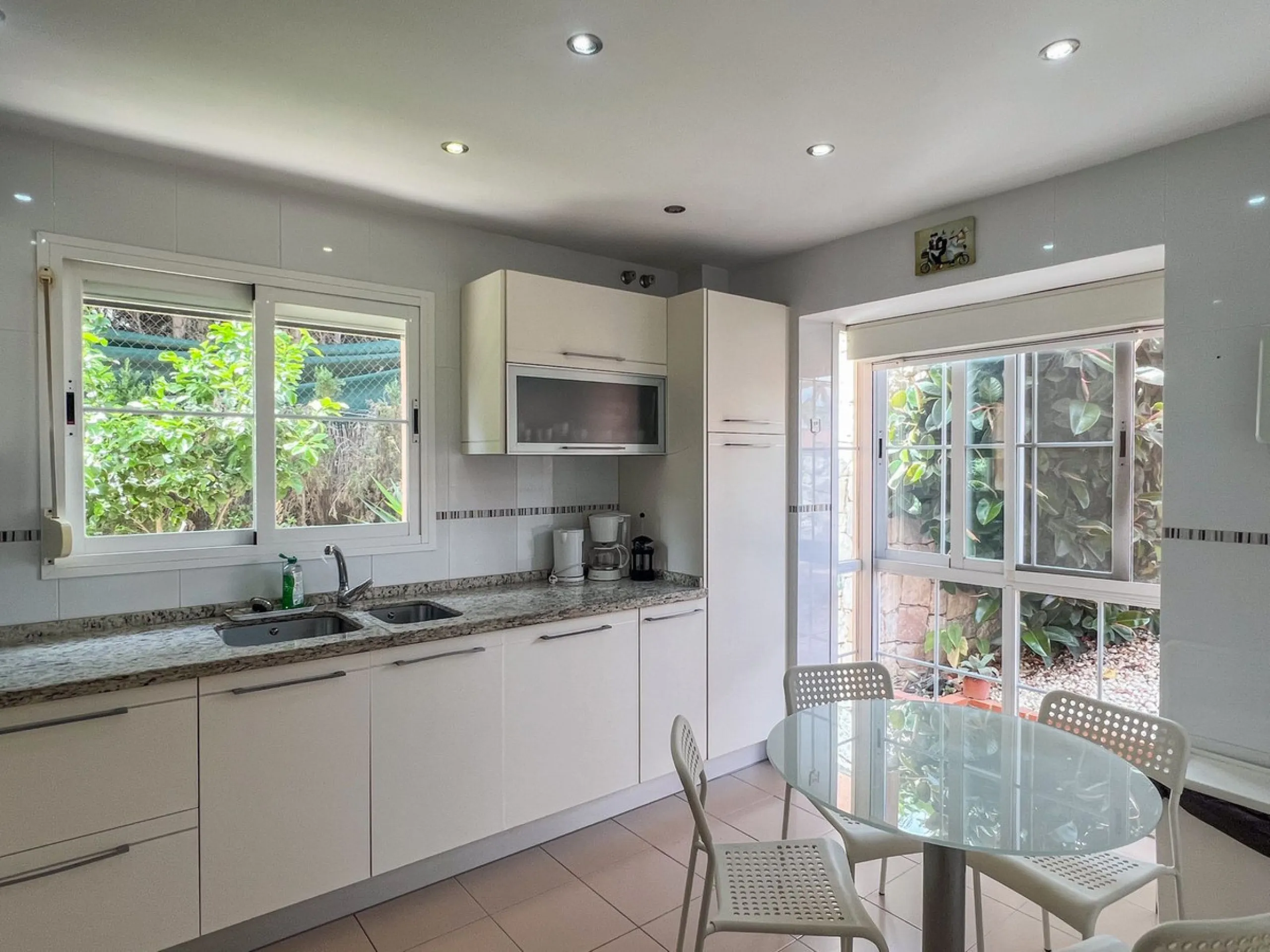 Large villa in sought-after urbanisation, Jardines del Águila