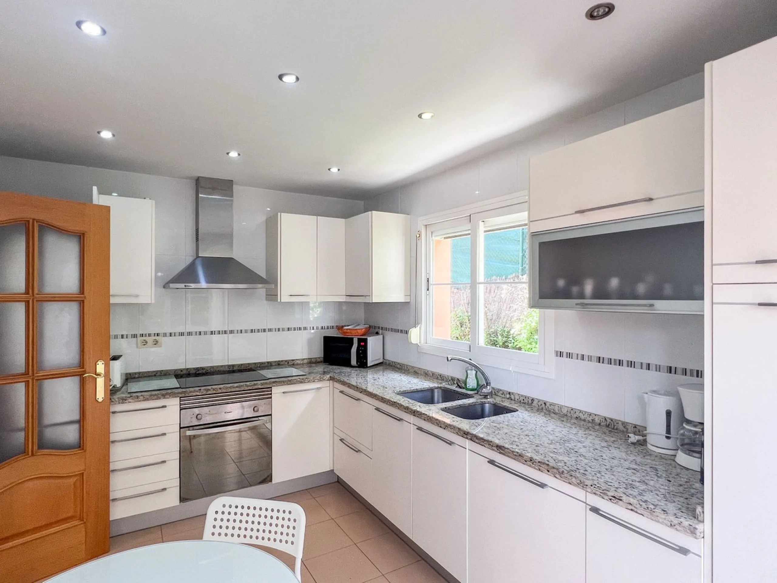 Large villa in sought-after urbanisation, Jardines del Águila