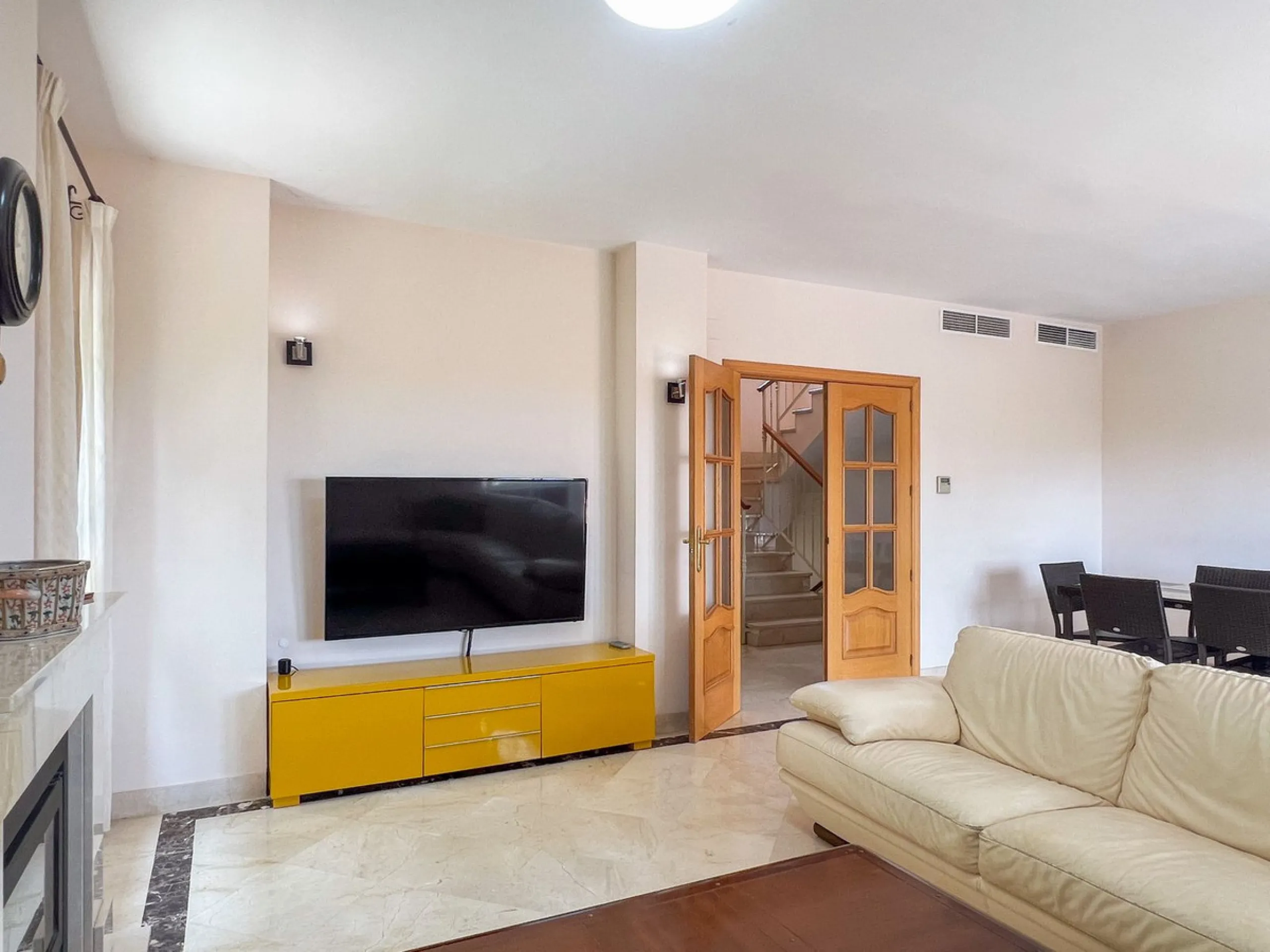 Large villa in sought-after urbanisation, Jardines del Águila
