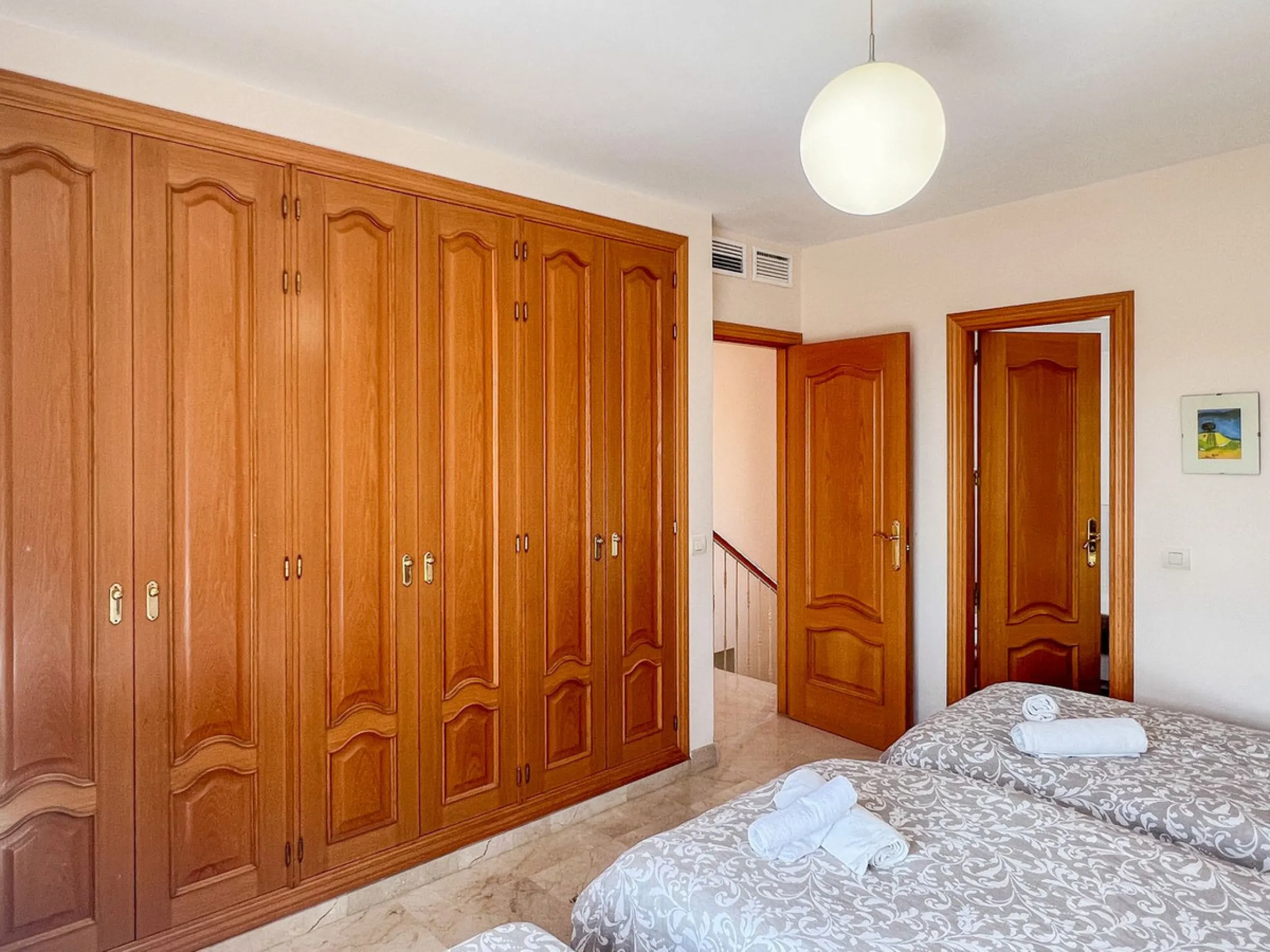 Large villa in sought-after urbanisation, Jardines del Águila