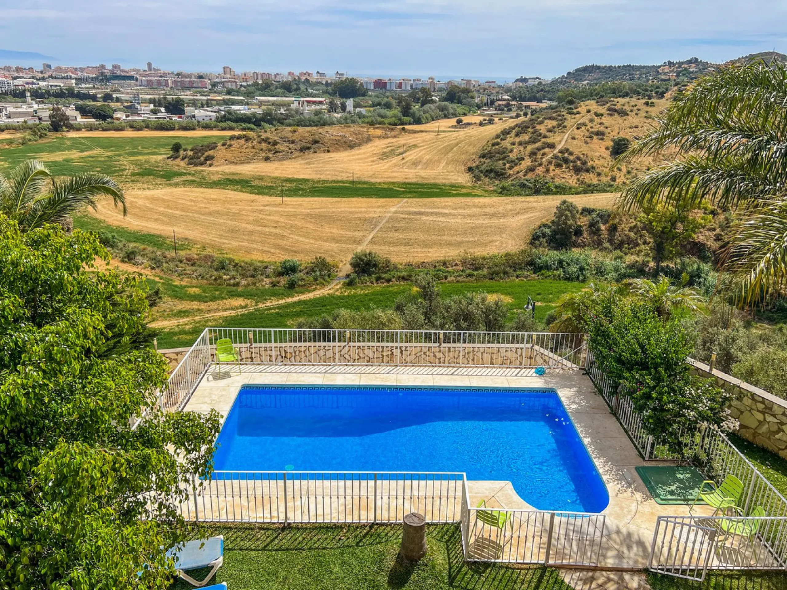 Large villa in sought-after urbanisation, Jardines del Águila