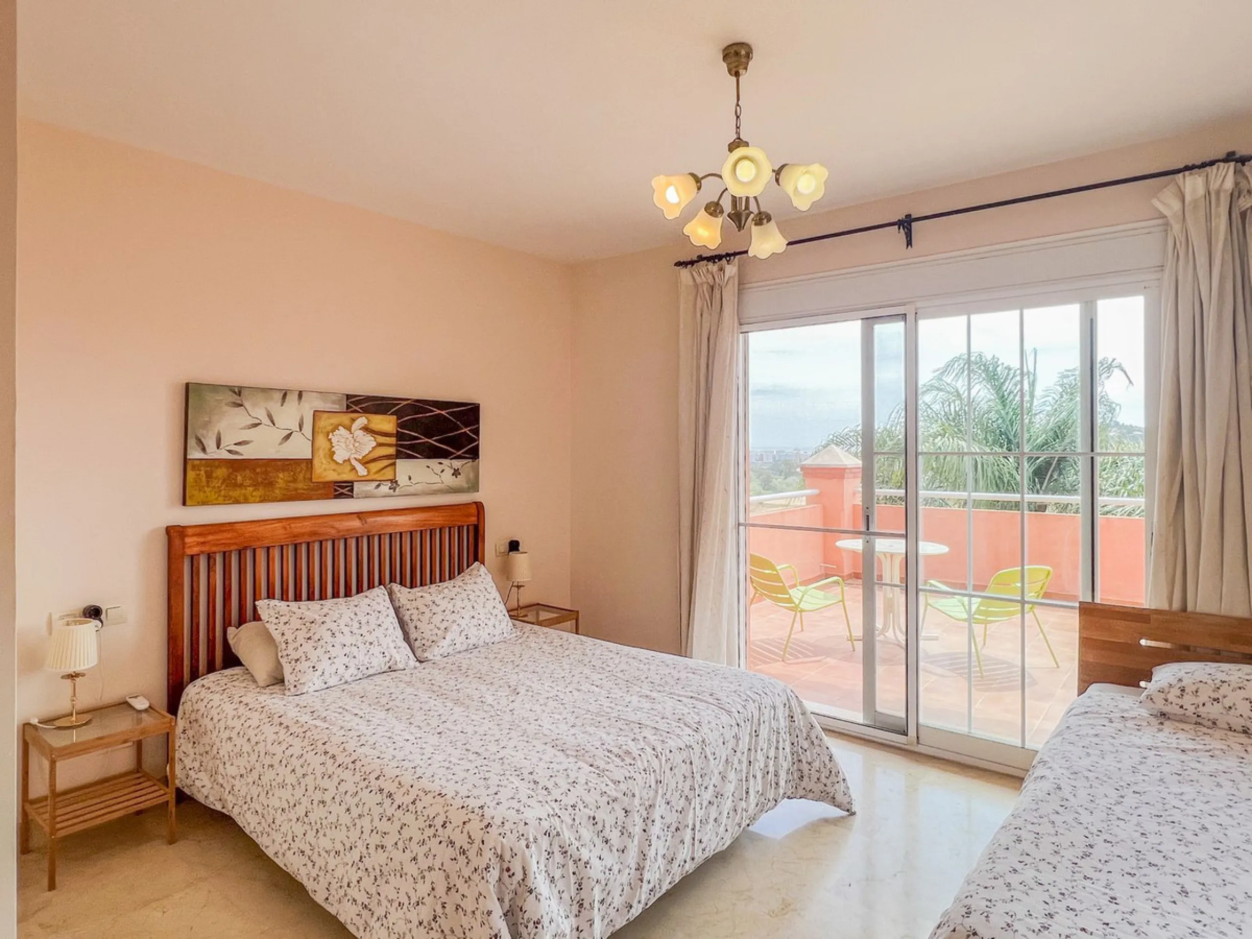 Large villa in sought-after urbanisation, Jardines del Águila