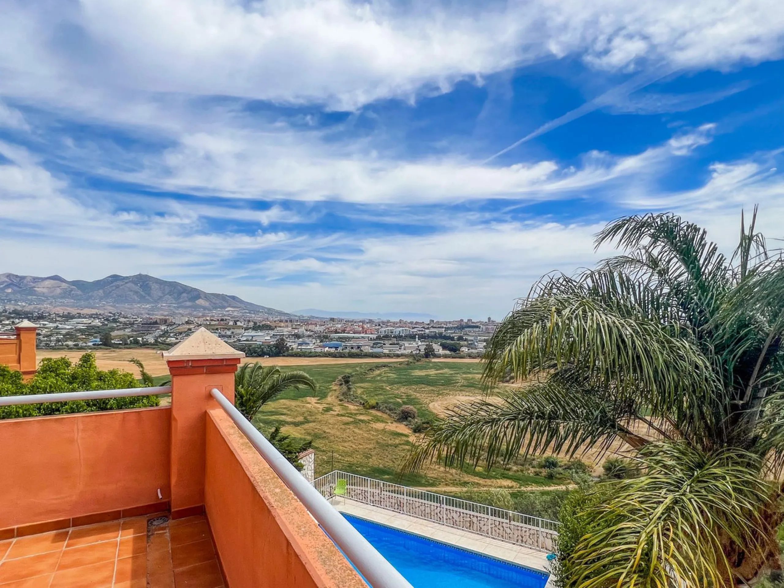 Large villa in sought-after urbanisation, Jardines del Águila