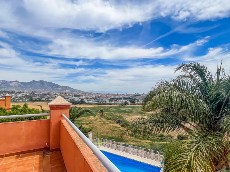 Large villa in sought-after urbanisation, Jardines del Águila